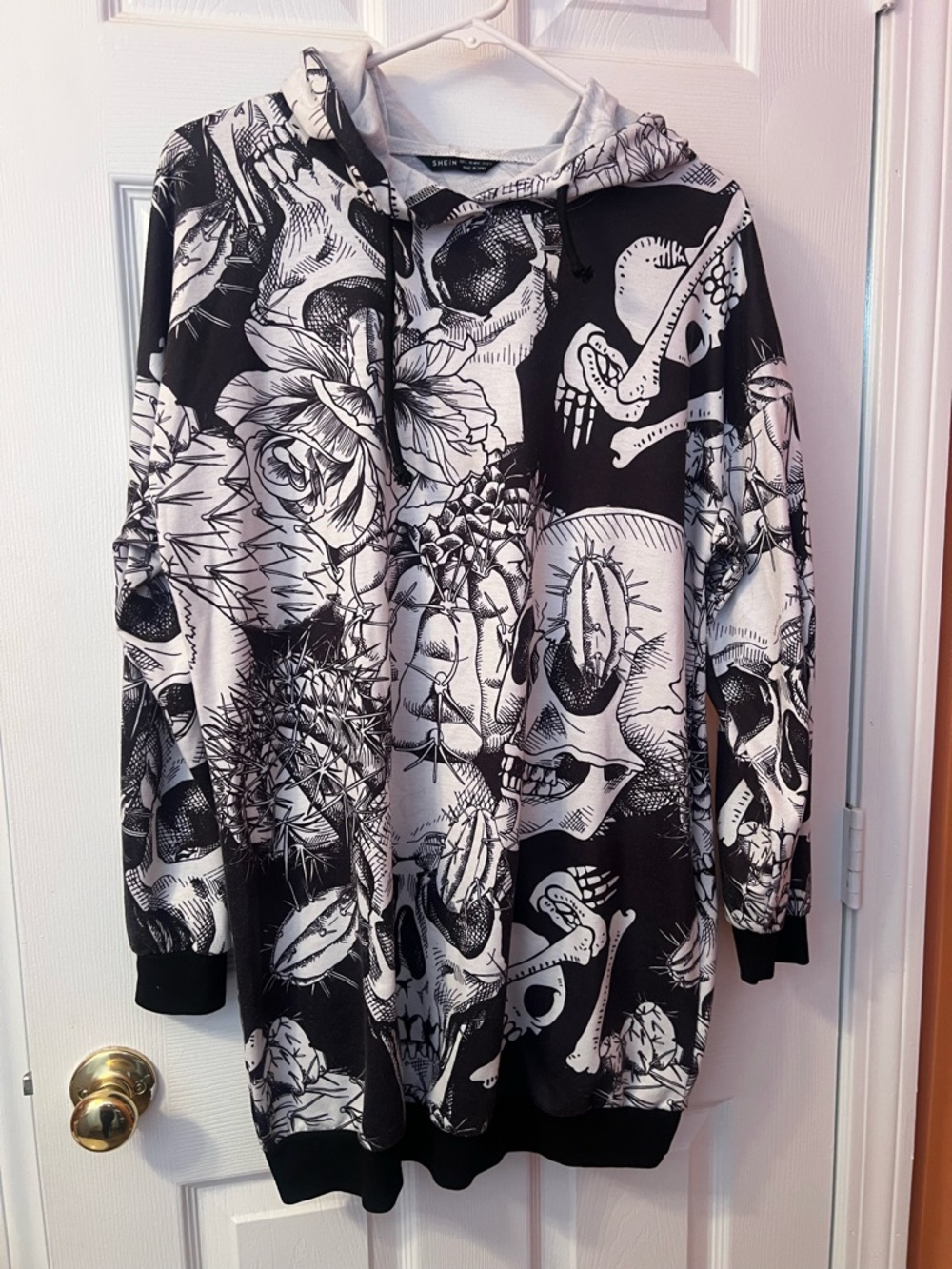 SHEIN Black and White Graphic Hoodie Dress